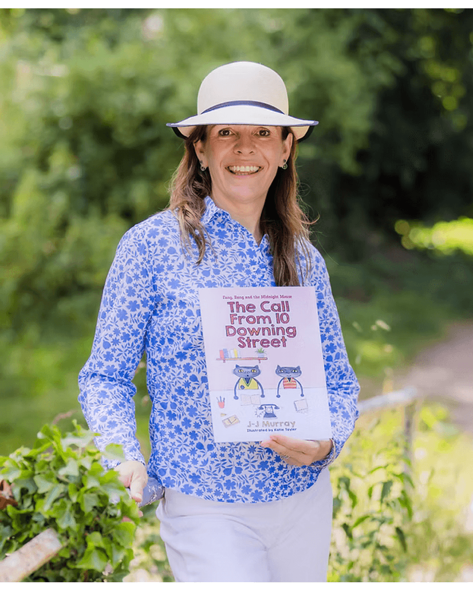 LiteraryTitan's tweet image. The Call From Buckingham Palace follows two cat #detectives who are charged with protecting a giant wheel of cheddar at the King's birthday ball at Buckingham Palace. Where did the idea for this #story come from?
#WriteLife #childrensbooks
wp.me/p3cyvH-P2s?utm…