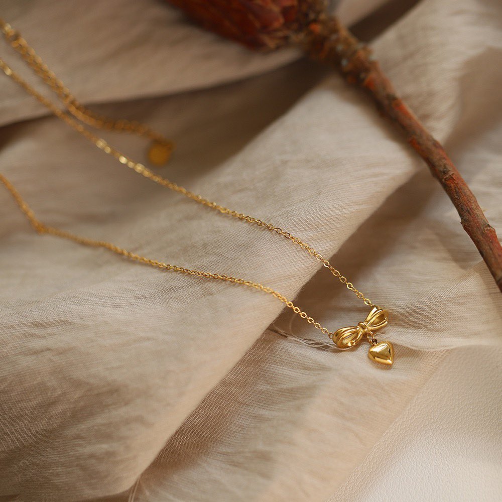Gelddame's tweet photo. Ladies, express your softness with this Bow Love Necklace.

https://t.co/sCfzi3k67Y 🔗 https://t.co/TbrWd3dREC