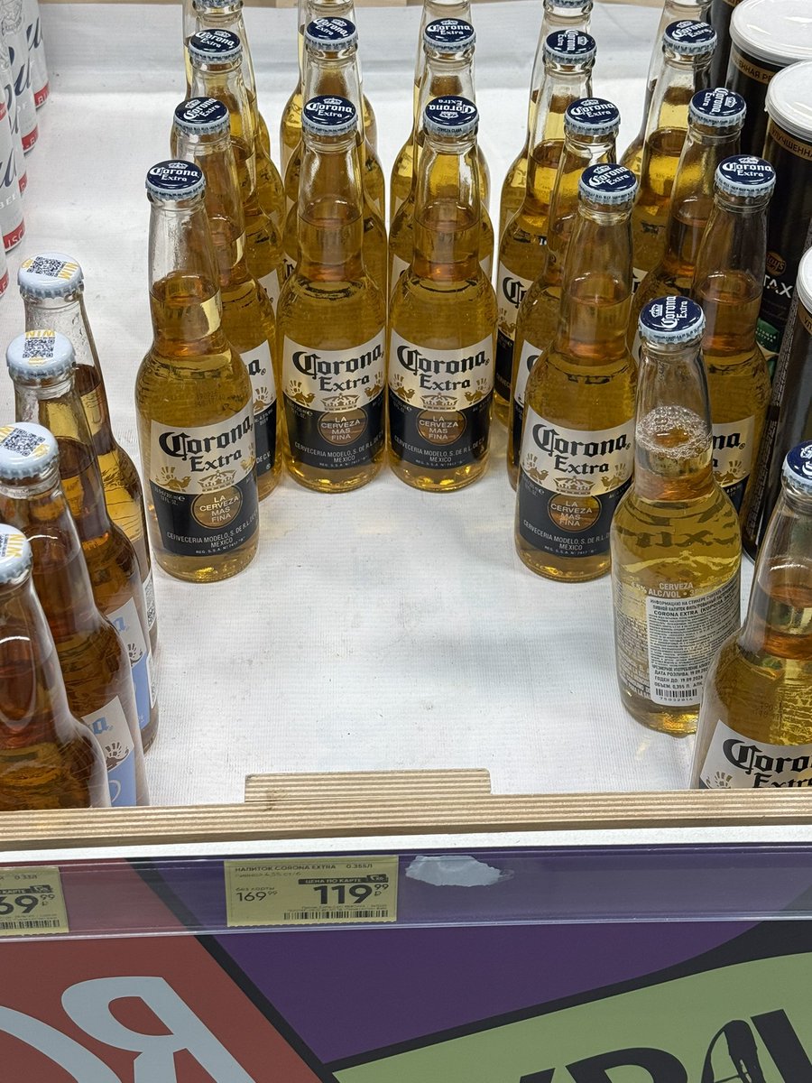 No context Lisa tweet media