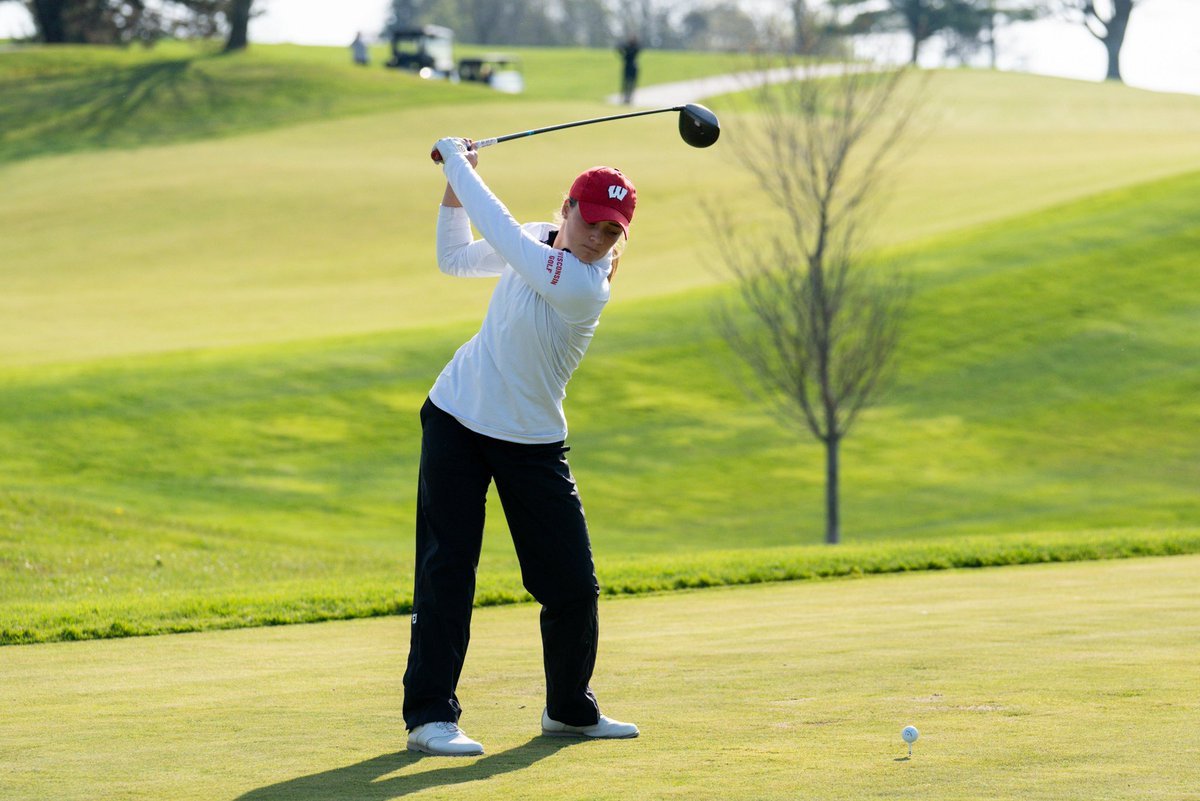 BadgerWGolf's tweet photo. A touch of Sunday Red on Day 1 🤌 https://t.co/B8PBCu7OAd