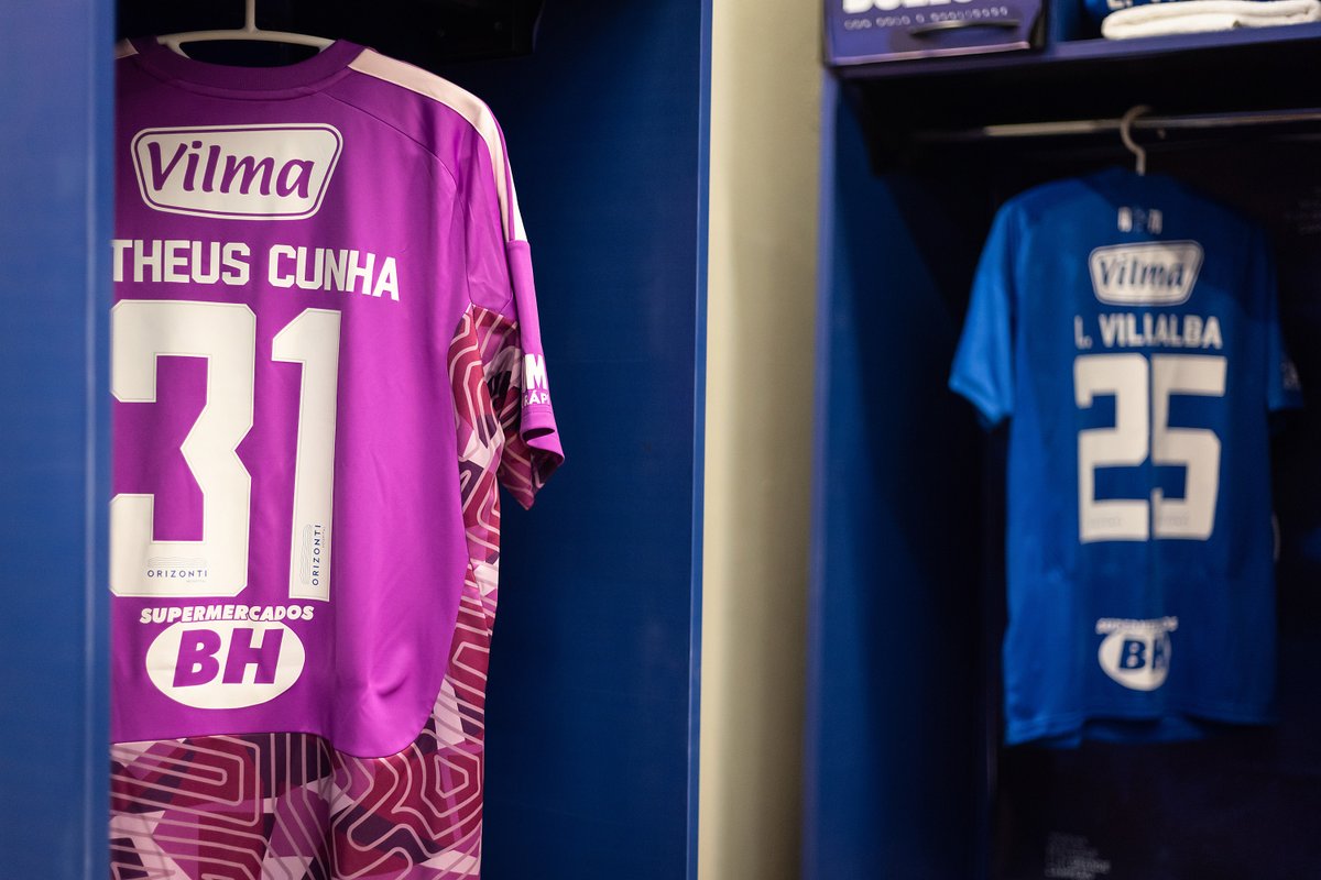Cruzeiro's tweet photo. Fotos do nosso vesitário! 👕🦊

📸 @ggaleixo / Cruzeiro

#CRUxRBB #PáginasHeroicas https://t.co/XQICGzpEjz