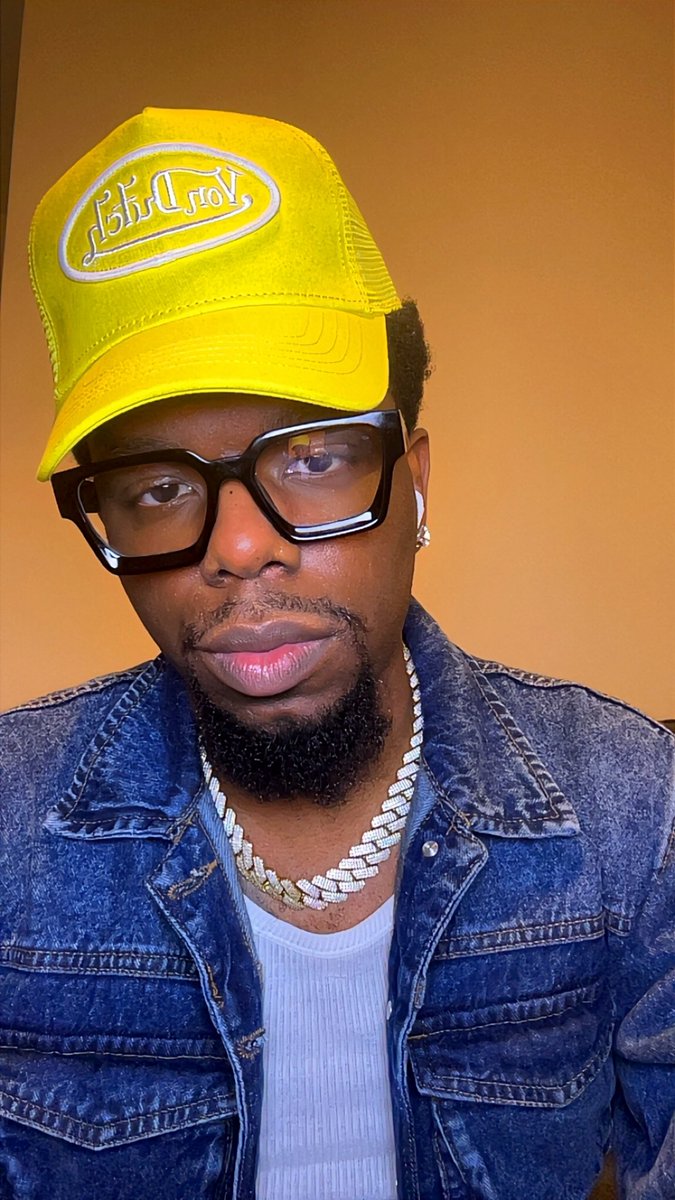 The Handsome Gentleman 😏 tweet media