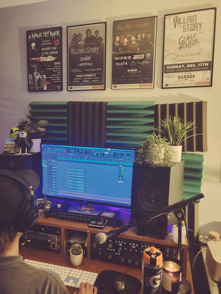 VillainousCrook's tweet photo. In the kitchen https://t.co/x1C1tDYT9q