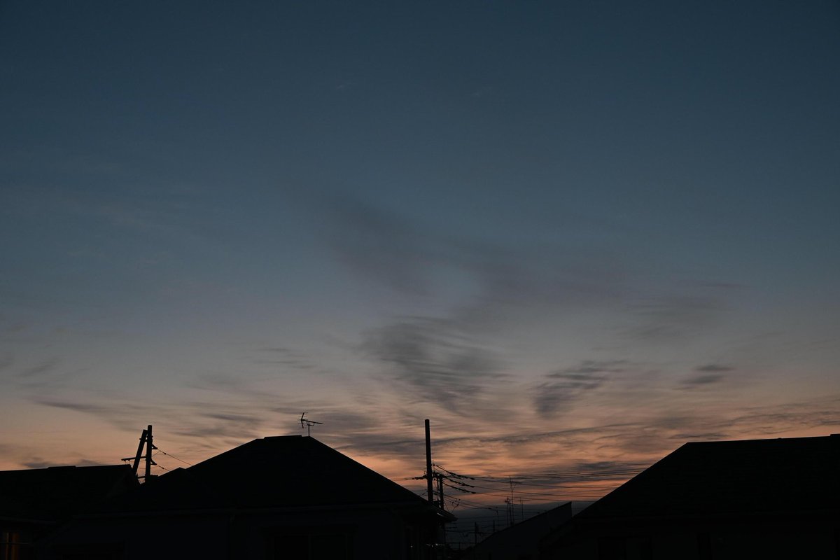 Ruriiro822416's tweet image. ･ﾟﾟ🌿おはようございます･ﾟﾟ*
　　　
　　　4月　13日  　月曜日

新しい週が来た∴*♪︎
?🤔𓂃𓈒𓏸

ひんやり~も
早朝だけ

水分補給
ﾑﾘｼﾃﾓ笑顔
で
今週も
まいりましょう　（´͈ ᵕ `͈ ꯁꯧ

#写真が好きな人と繋がりたい
 #photograph #ｷﾘﾄﾘｾｶｲ　
#いまそら　#祈り🥀

🚶‍♀️…*⌒♪︎