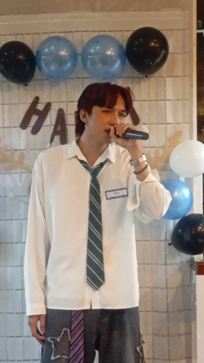 cokefloaaaaat's tweet photo. nang-harana yan sha /*kinilig
KRIS IS IN SESSION
@GenZix_Kris @GenZixOfficial
#HappyKrisDay #KrisIsInSession https://t.co/BFhyGZBvTy