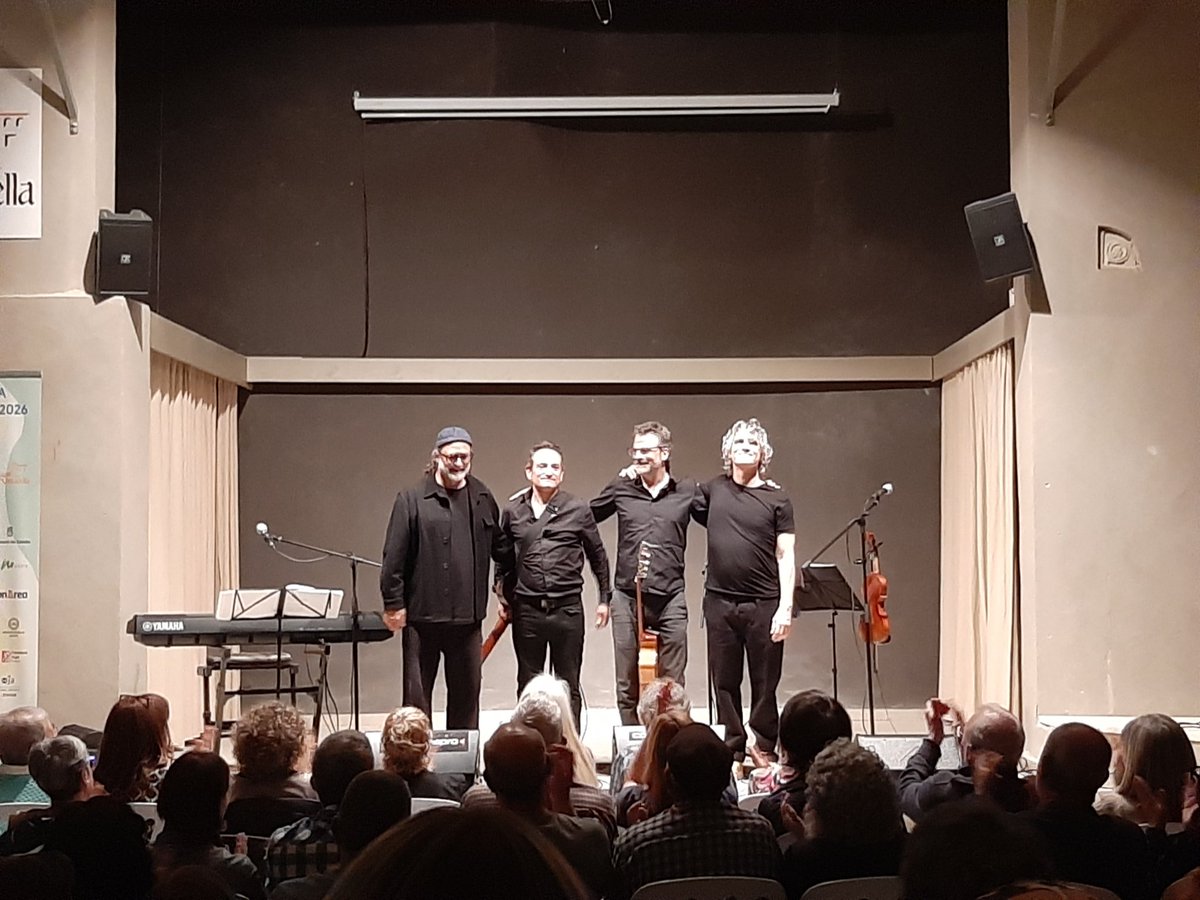 AmicsConcabella's tweet photo. Magnífic concert ahir d'en Pep Lladó &amp; Two Rivers Band, XI Temporada cultural 2025-2026!
En @pepllado, juntament amb Carlitos Miñarro, Roger Lozano i Xavi Reyes, va oferir un recital de rumba catalana vibrant i acolorit, ple de sensibilitat i energia. Enhorabona i per molts anys! https://t.co/FcnCsTzYct