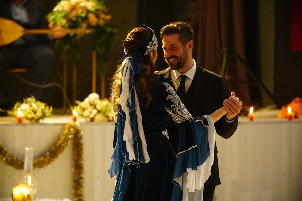 kahvegokyuzu's tweet photo. #ElKen #GönülDağı | #ZümSer
#ZümreMeğreli & #SerkanKuru https://t.co/YBAarrdgud