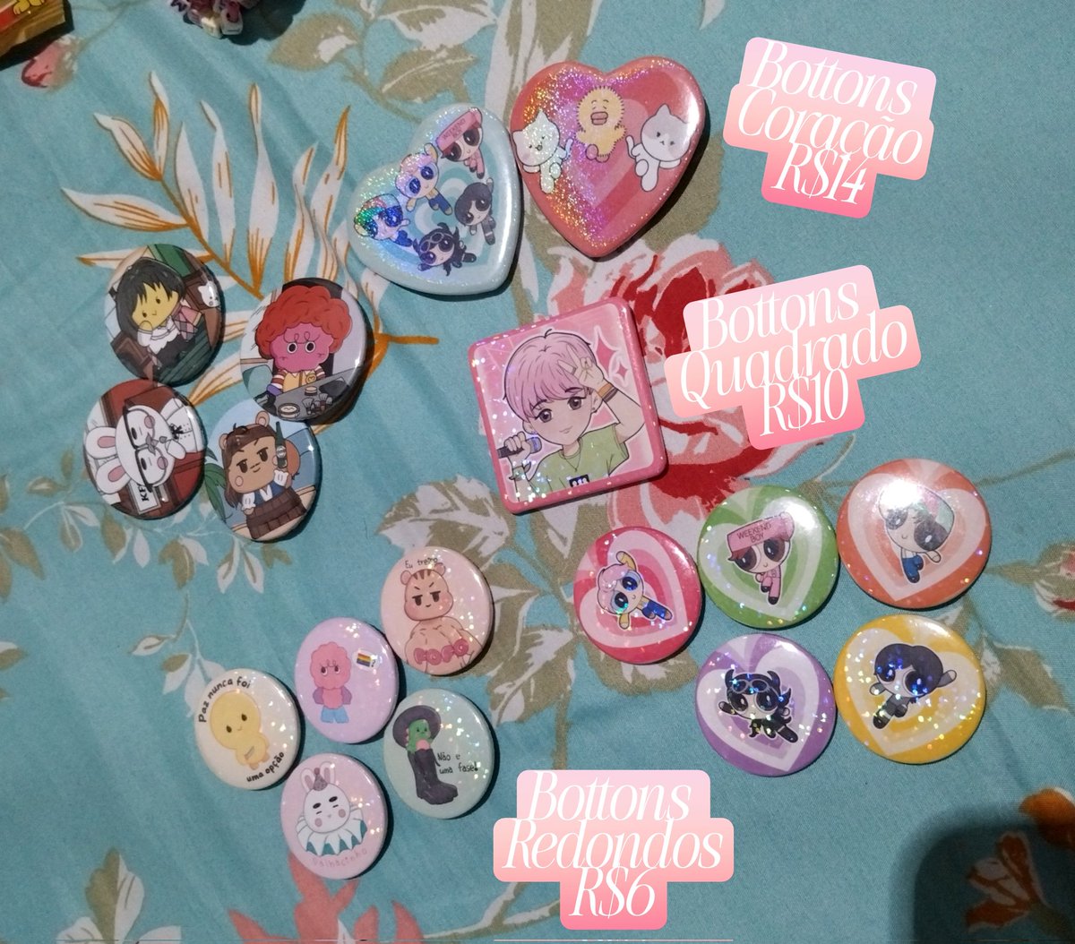 COMO PROMETIDO ta liberado os produtinhos que ficaram no estoque! quantidades limitadas então corram se quiserem garantir ♡

ah, e produtinhos com artes da <a href="/dearshineeclub/">Dear SHINee Club 🩵</a> terão lucros 100% usados para a organização de mais eventos do shinee em fortaleza!

pedidos na dm ✨️