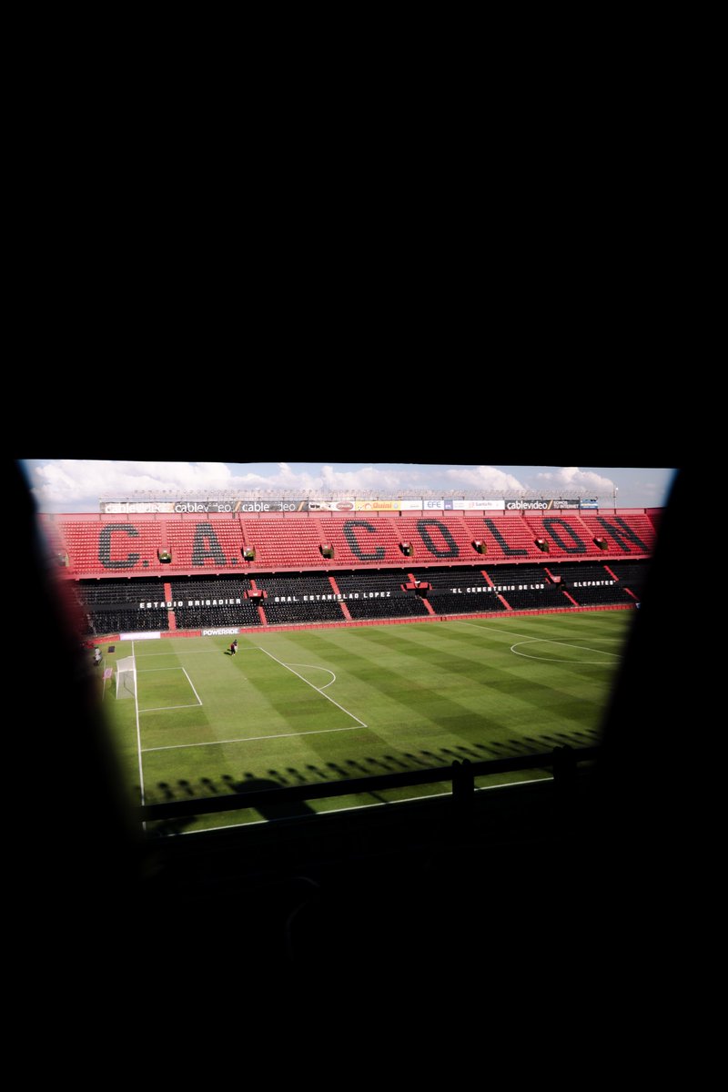 ColonOficial's tweet photo. No digan nada, solo observen el estadio que tenemos 😍

#ColonDePie ♥️🖤 https://t.co/VZbATQECiS