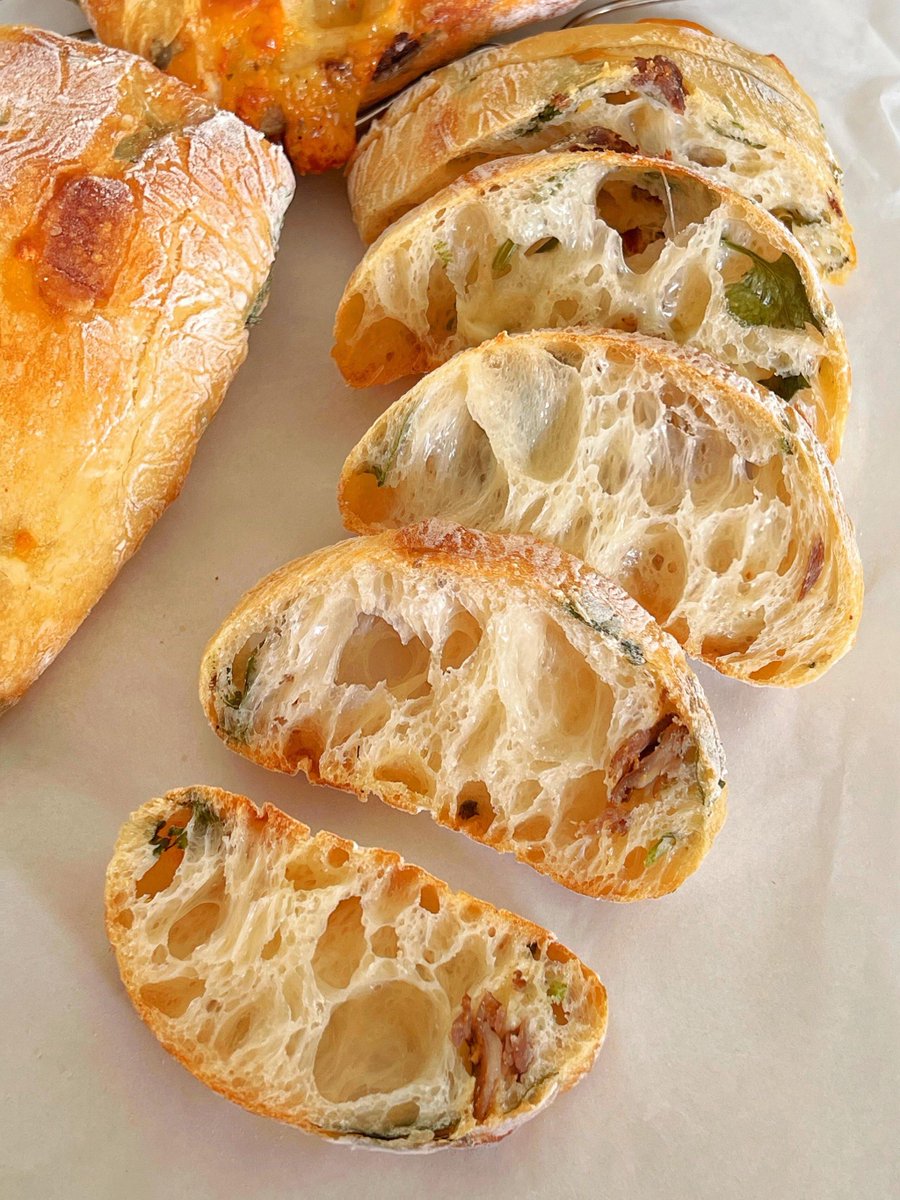 ergiseld tweet media