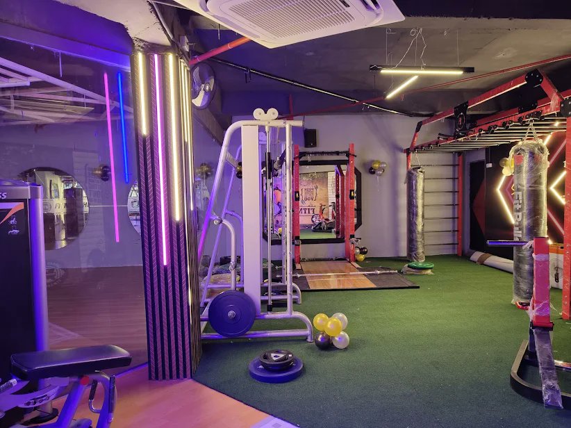 _AnkitaPachauri's tweet photo. Life update: After 5+ years of slip disc &amp; cervical pain Today I joined the gym.   Scared but determined.
One careful step at a time.  Pain doesn’t win.  #SlipDisc #CervicalPain #Gym https://t.co/z2QrVh7jcV