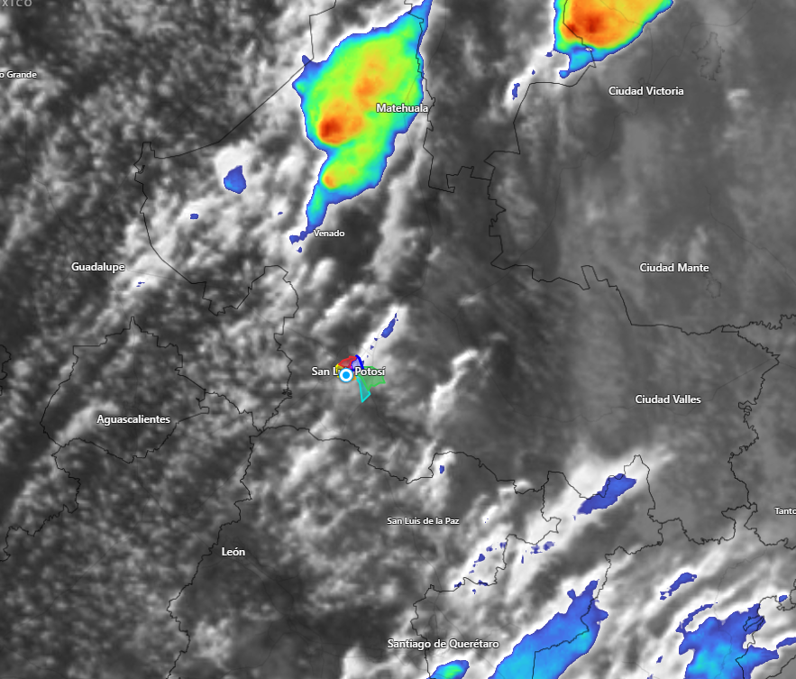 SLP#Metropoly  Adiós! a las vacaciones.
Probabilidad de lluvia 60%/80%
Se esperan intervalos dispersos de lluvia ligera a fuerte durante el resto de la tarde noche⛈️🌧️ acompañados de actividad eléctrica⚡️
A esta hora: nubes de lluvia en formación y ecos de lluvia a la distancia.