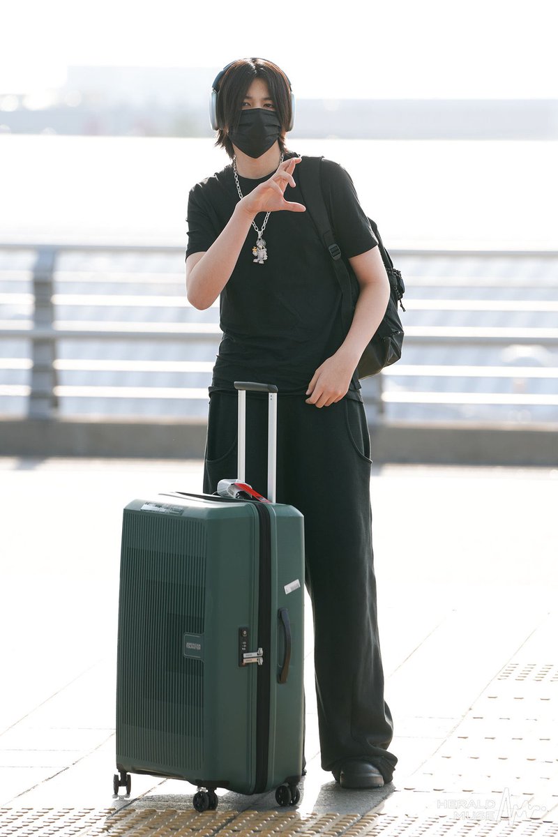 ryulngshot4sho's tweet photo. 📸 LNGSHOT Incheon Departure for K2O Songkran Music Festival in Thailand 🇹🇭

#LNGSHOT #롱샷 https://t.co/SpVSY6zK4K