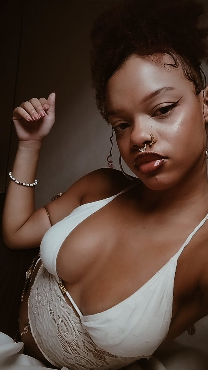 diabodisaia tweet media