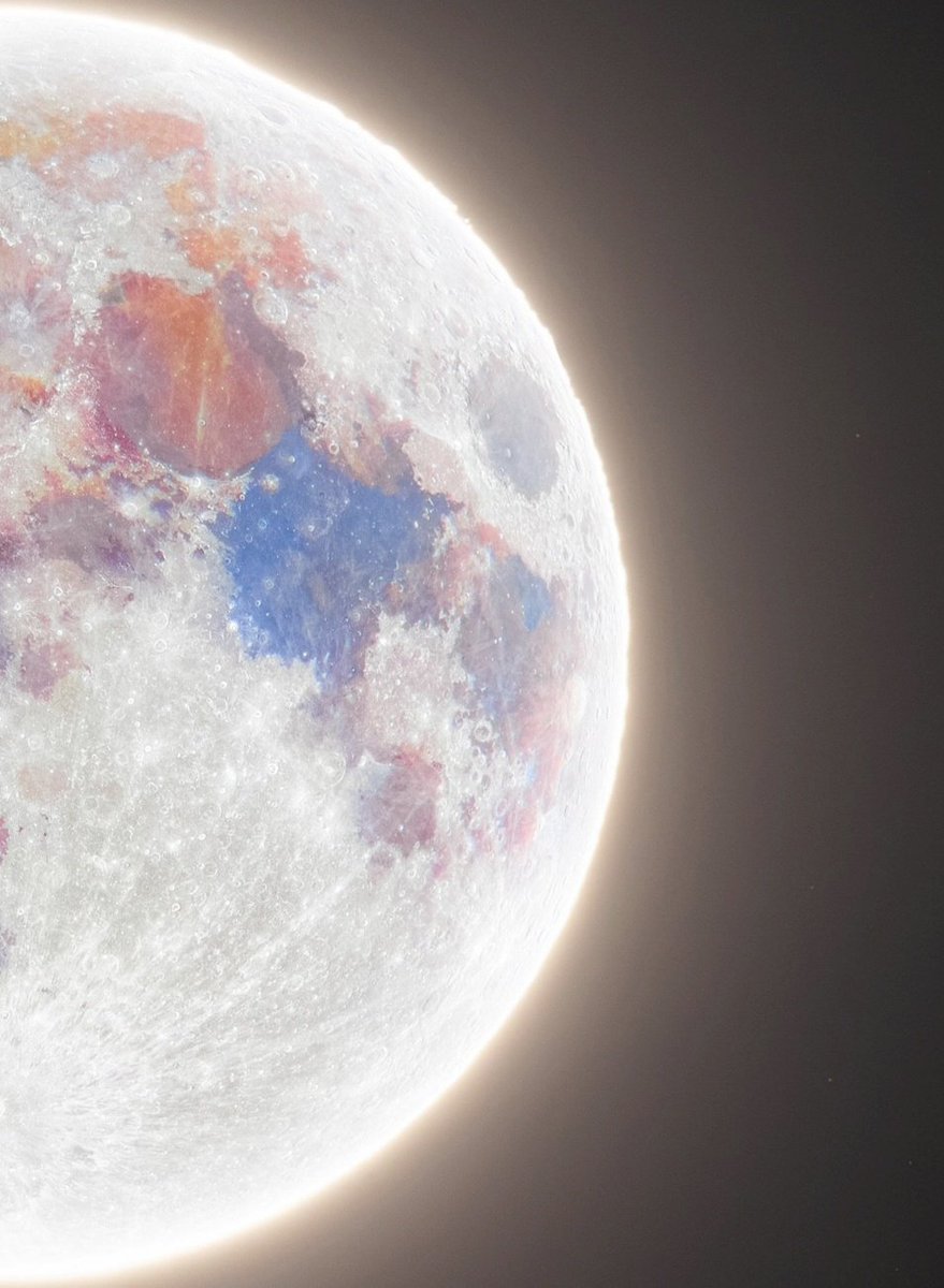 bleixen_e's tweet photo. Eres como la luna:
Brillando sola,
Y a veces ocultando una parte que no le muestras a nadie. https://t.co/WpMiGxeMiY