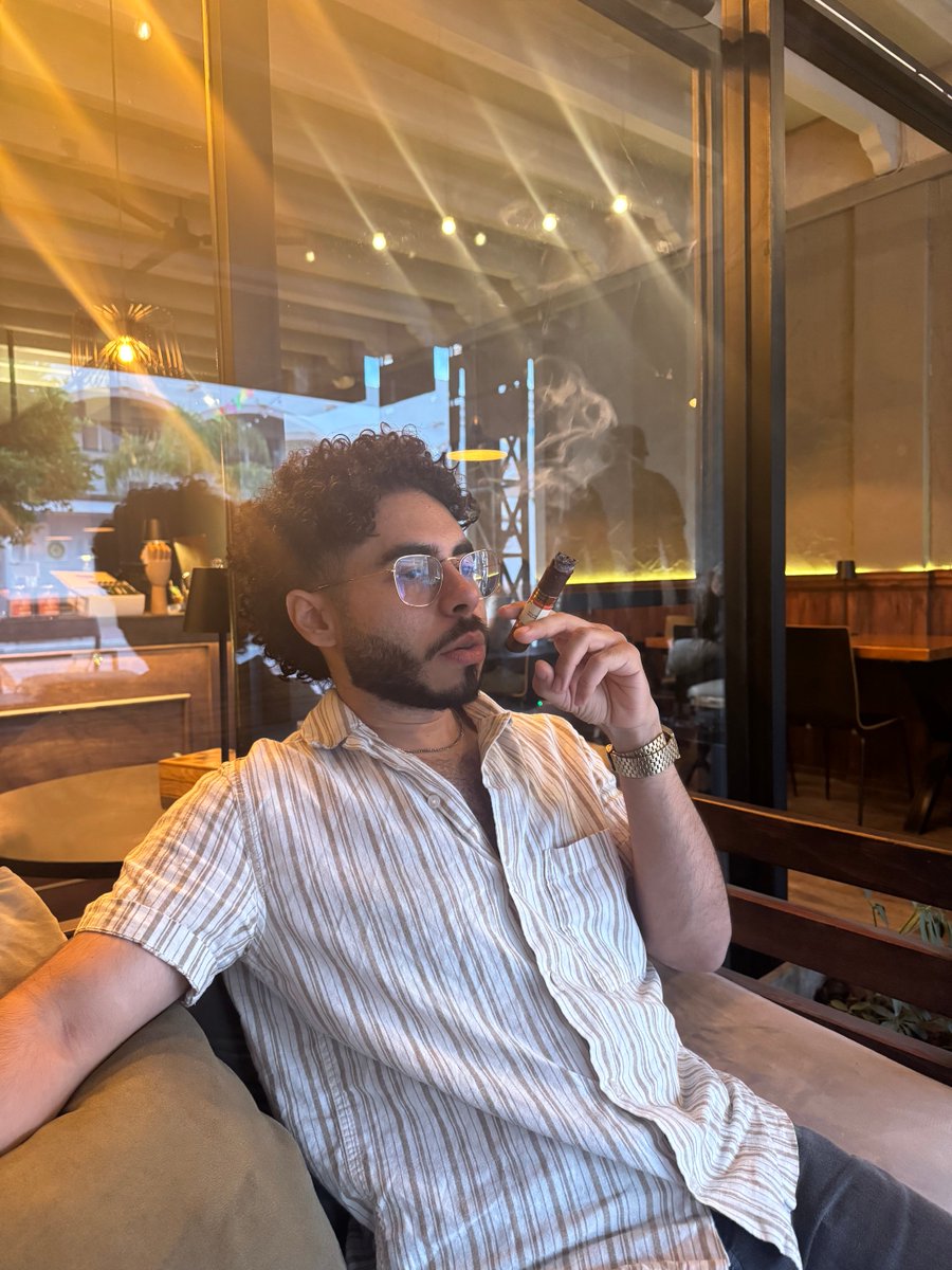 AgElihu's tweet photo. 🚬 https://t.co/mCM8MV9TUk