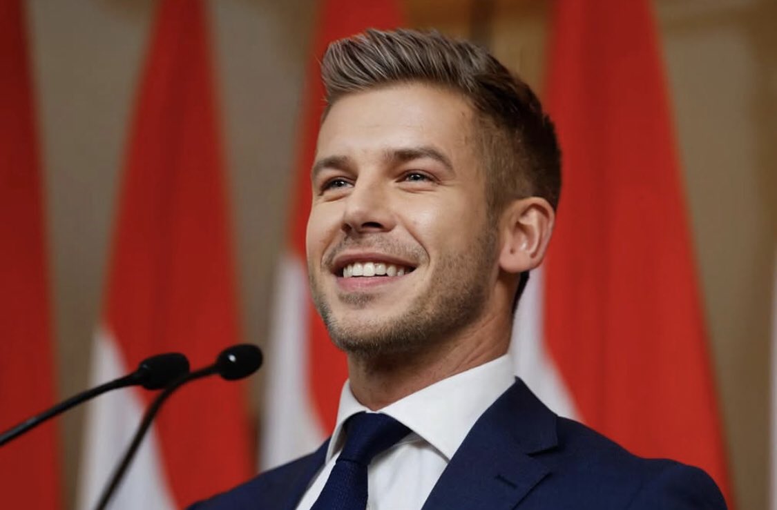 Ricky Davila tweet media