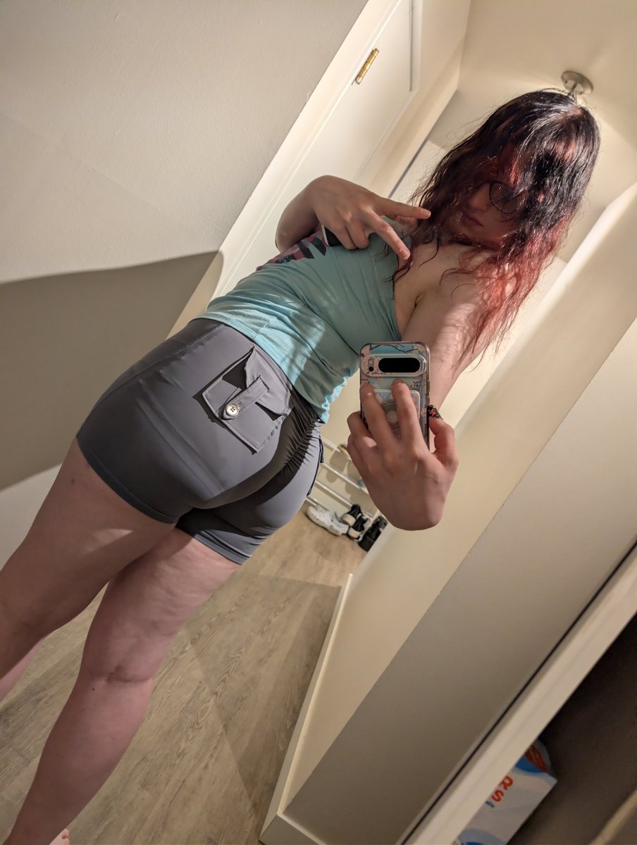 gorpgames's tweet photo. random selfie from when i was taking ass pics :3 https://t.co/s1s0u0EMg4