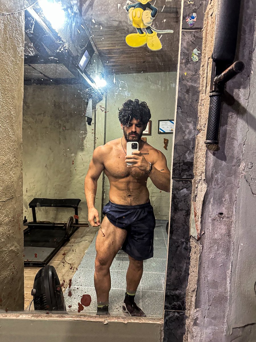 esreynol tweet media