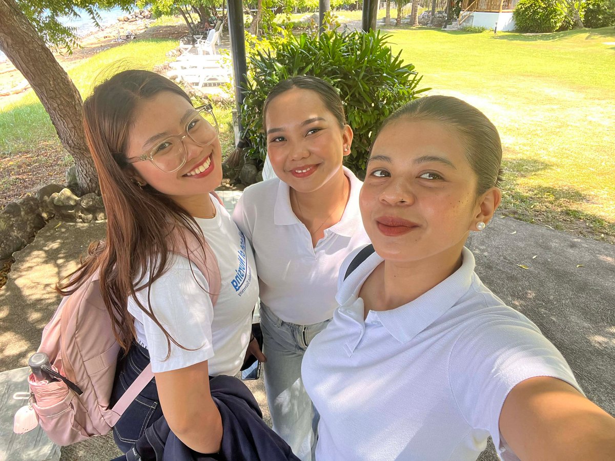 adhara_h07's tweet photo. It’s been a while since the last time nagkita ta, but nothing ever feels different. So good to finally meet again like old times, my delulu 💙 Thank you Sir Jay sa pa-project, nagkita jud mi balik HAHAHA!🥹 https://t.co/HYWZBneKSV