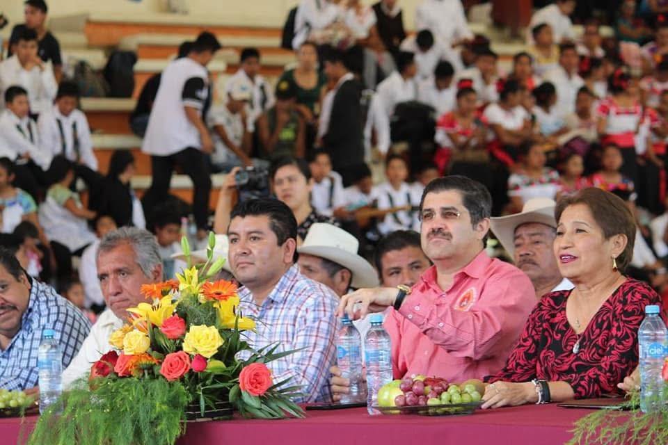 #DelBaulDeLosRecuerdos Hace unos años con grandes compañeros de lucha en Huitzilan de Serdán. 📷📷