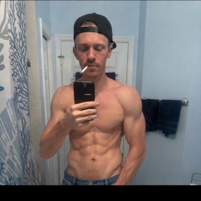 CodGolds's tweet photo. #NewProfilePic #stogie #workout #Ciggy https://t.co/8cVqgYrIHM