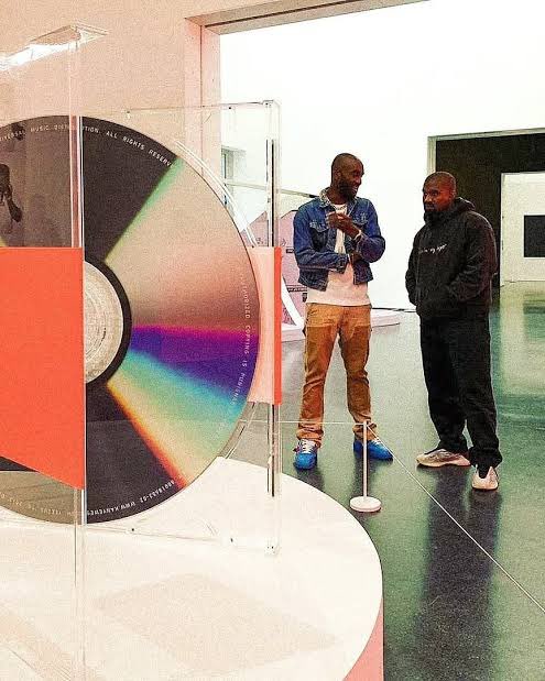 YE-TIMEZ tweet media