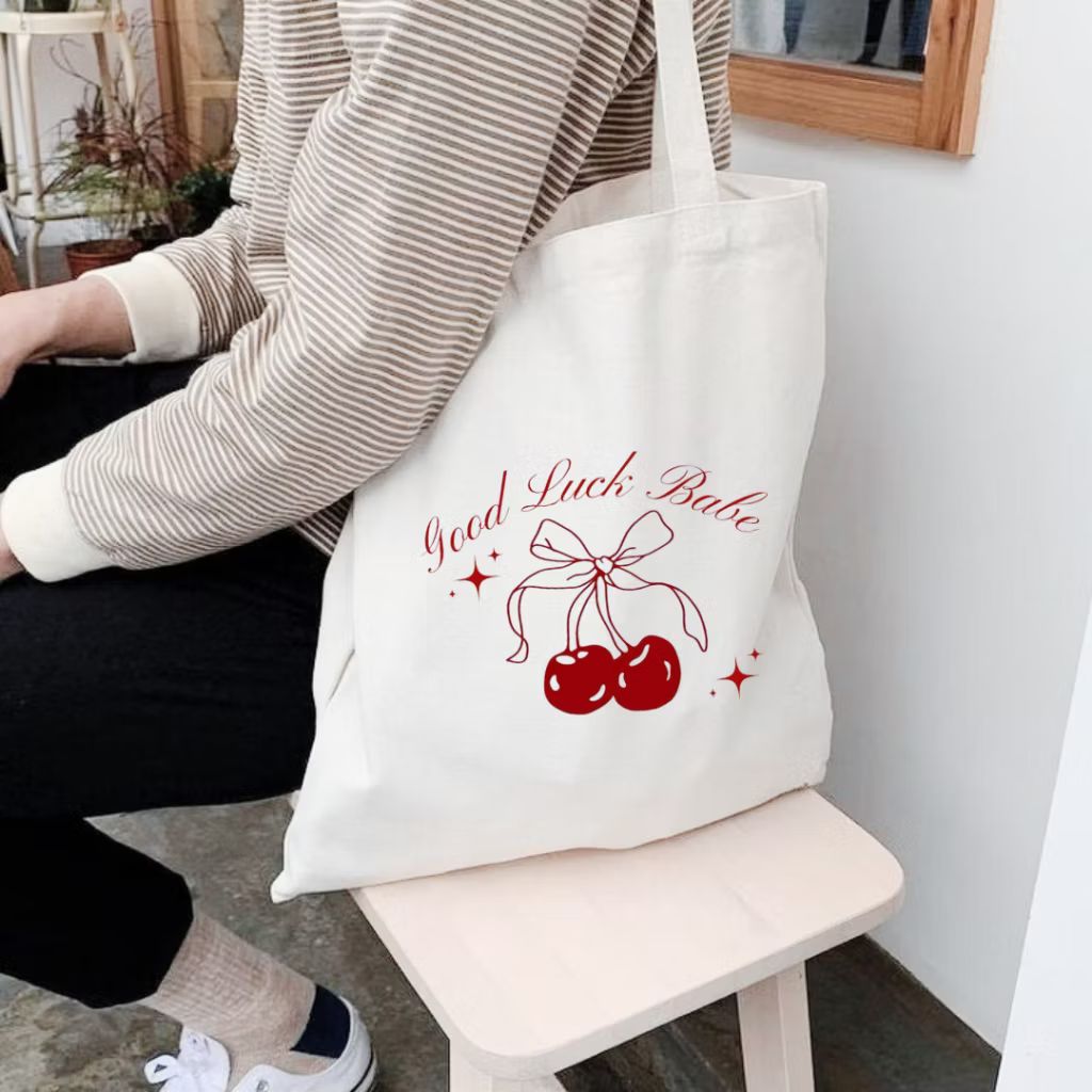 _sweetgirls30's tweet photo. Jujur aku bukan tipe yg mudah tertarik sama tas, tapi tas yg ini beda. Mungkin karena modelnya simpel tapi justru itu yg mudah masuk ke semua outfit https://t.co/CbitAXv8K3