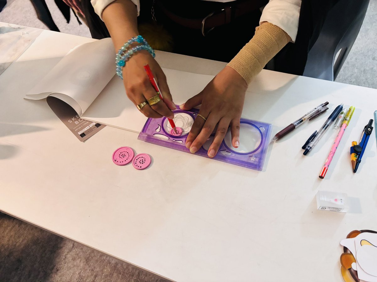 Kingdom parade / Ark tweet media