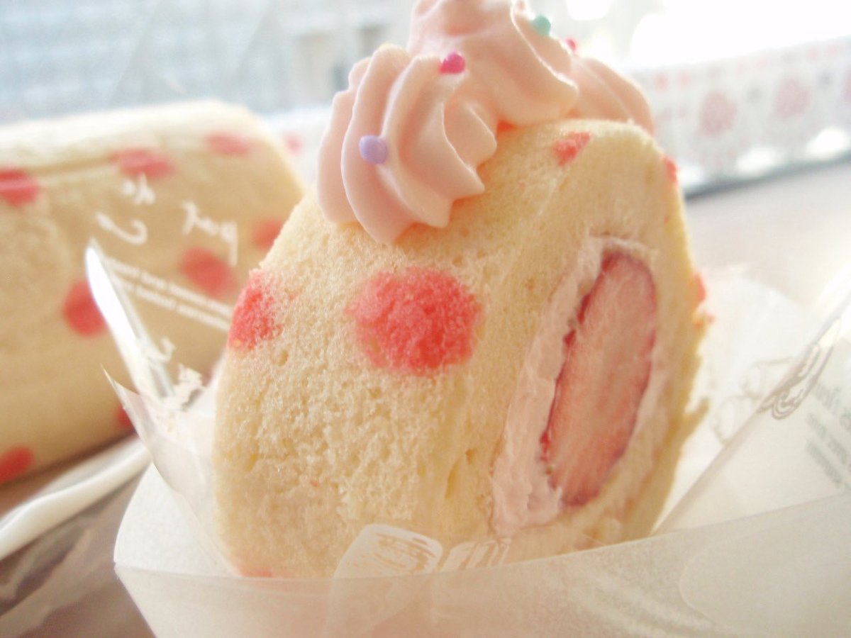 strawberry cake dolly ˚ʚ♡ɞ˚ tweet media