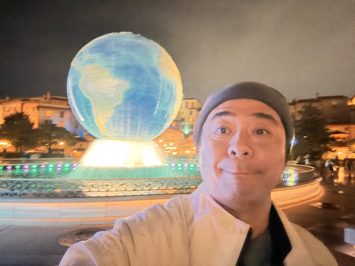 arimorokoshi415's tweet image. 東京ディズニーリゾートより招待してもろた！
家族で行きました
楽しかった
こんなに歩くくらい
#ディズニーシー25周年
#スパークリングジュビリープレビュー