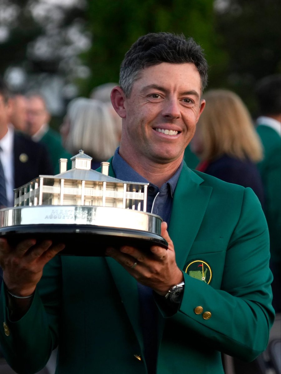 C_Hauser22's tweet photo. @iJordanMoore @alvinmanogarcia Mcilroy’s 2nd green jacket is popping too 🤣🤣🤣 you started it. Just admit you were wrong and Rory held on while Rose and Young were the ones to actually crumble https://t.co/8mFh1yvHzt