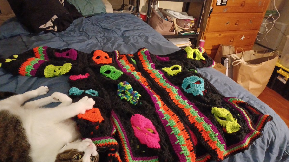 SharingSharon3's tweet photo. @MazzaMedia My kitty always tests my projects.... https://t.co/qSdQM7c4ai