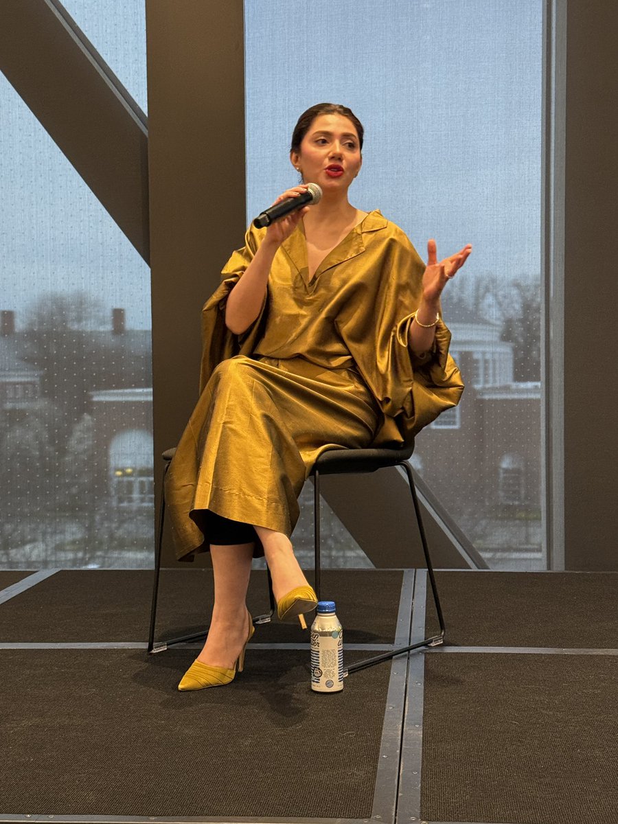 wpwsyndrom3's tweet photo. Of dreams and stardust 🌠 💌
Met my @TheMahiraKhan Pakistan Conference at Harvard, &amp; my world has never felt softer 🥹 Struck me why we hold on to certain dreams in the first place—not for the spectacle but for the feeling they give us when thely finally brush against reality 🩵 https://t.co/UTkRujA4Ts