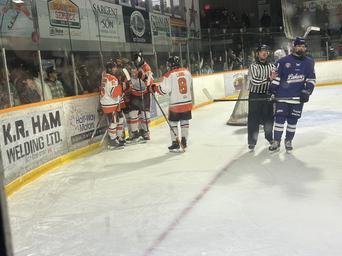 KamRiverWalleye's tweet photo. Sam Sargent makes it 4-2 with 4 minutes to play!

Back in the game! https://t.co/JdPFPtNYMw