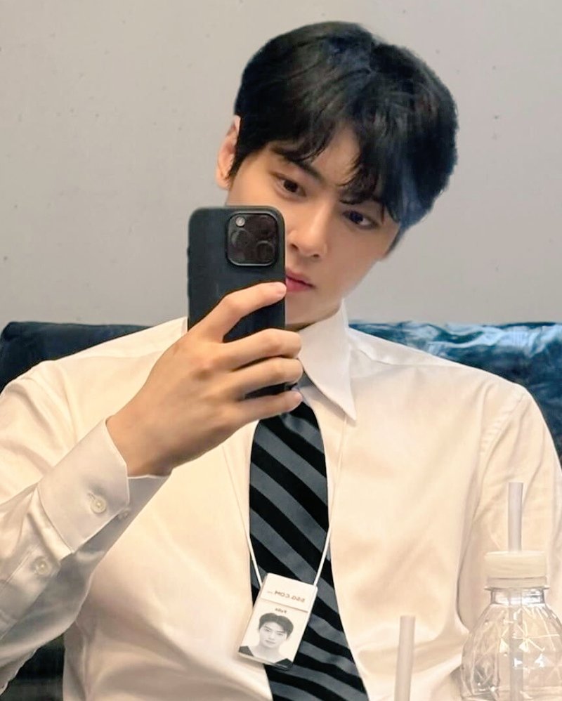 it’s always interesting how some people suddenly become experts whenever cha eunwoo’s name trends. meanwhile, those of us who’ve followed his journey for years already know how much work exists behind the surface.
#CHAEUNWOO