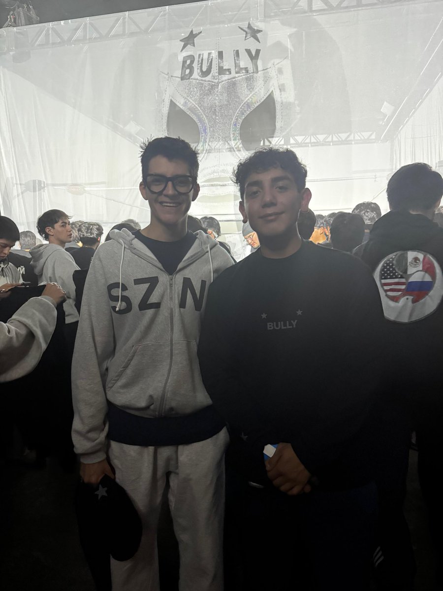 eddcgmz's tweet image. BULLY LP CDMX 🔥✨
#listeningparty #bully #cdmx #yzy