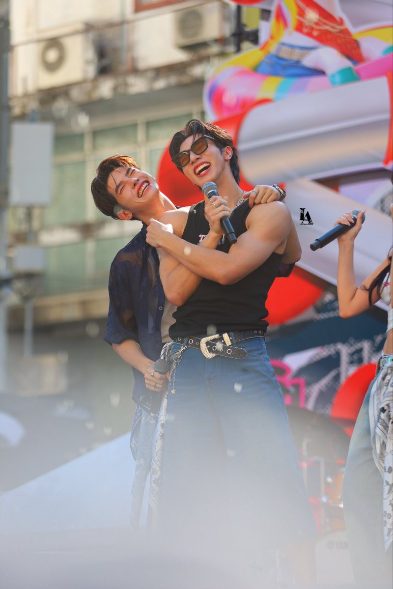 Long_Arm78's tweet image. สงกรานต์ไม่มีขัน มีแต่ฉันรักเธอ เอาไหม😘😘 ℍ𝔸ℙℙ𝕐 𝕊𝕆ℕ𝔾𝕂𝔸ℝℕ 𝔻𝔸𝕐🏖️💦

#longlee #Armchaiyapat 
#Longarm #หล่งอาร์ม