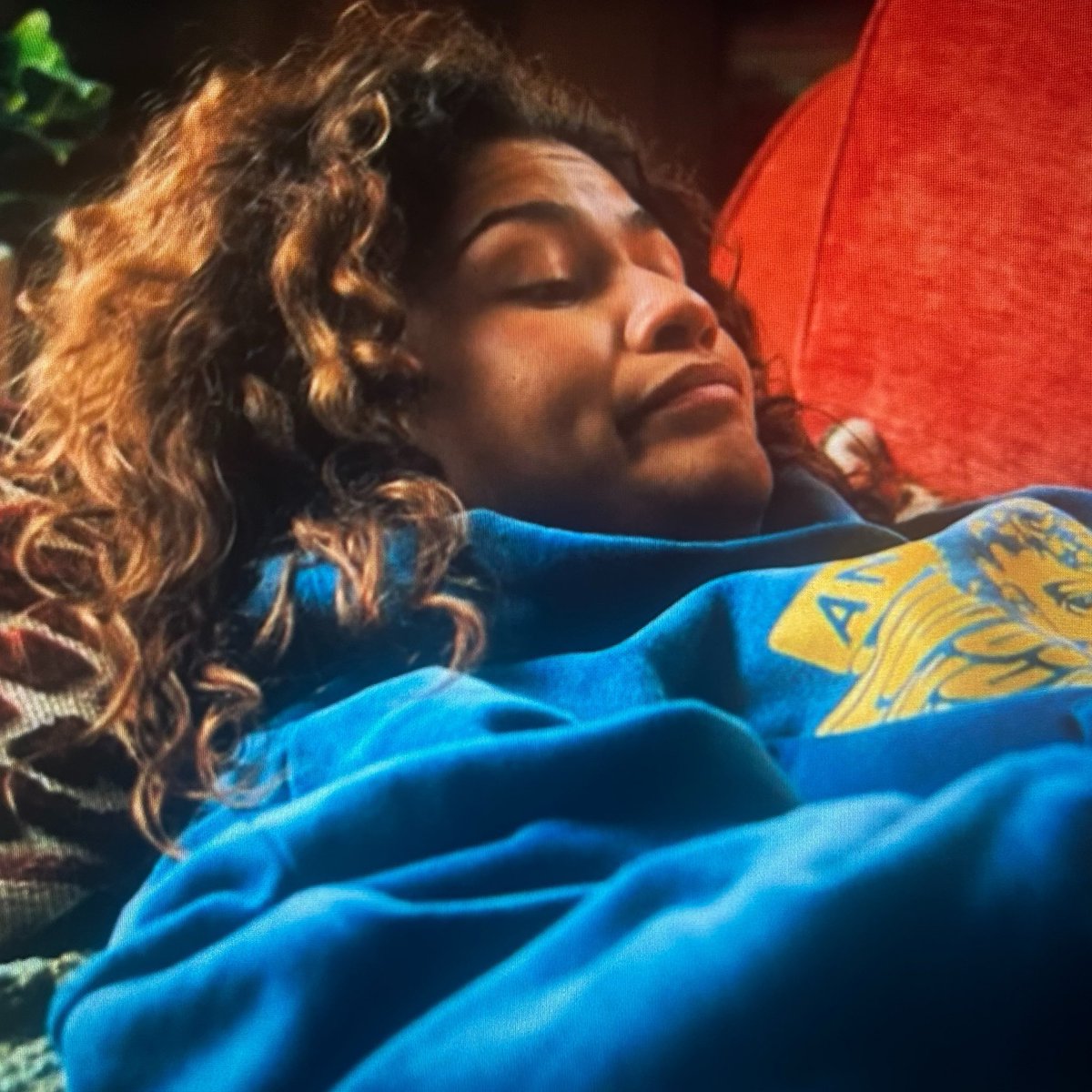 h ⋆˚࿔ tweet media