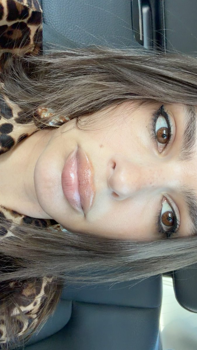 my wonderful friend <a href="/lenadunham/">Lena Dunham</a> wrote a memoir and i was lucky enough to talk to her about it today! order FAMESICK here : bookshop.org/?utm_source=go…