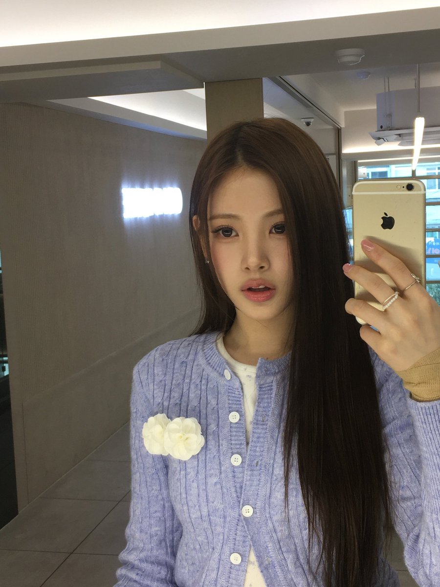 [#체리쪼🍒🐰]

비러스윗 첫 대면팬싸 끝🩵 
내일 봐요!

#BabyDONTCry #BDC #베이비돈크라이 #베돈크
#Yihyun #이현 #イヒョン