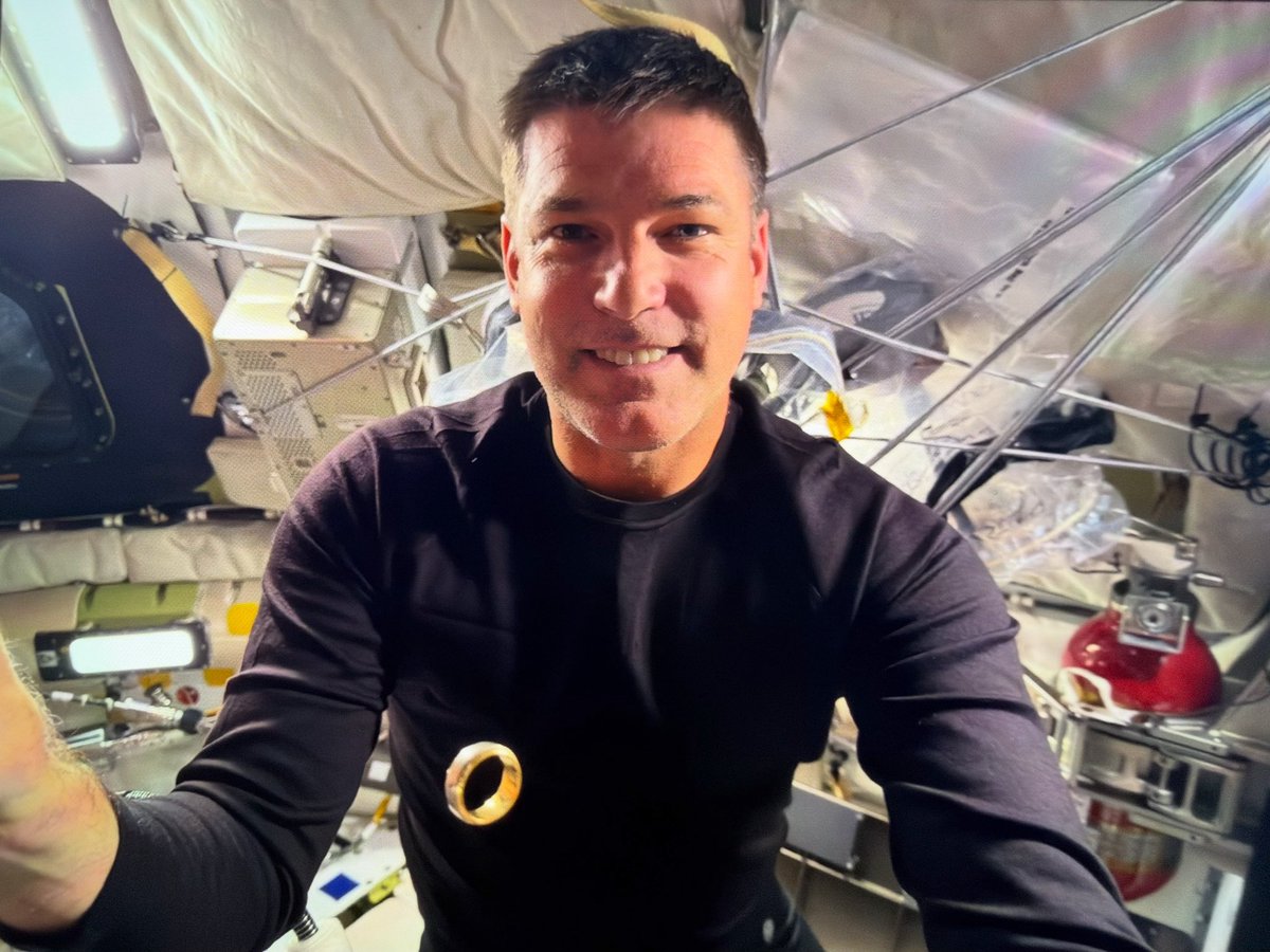 Jeremy R. Hansen tweet media