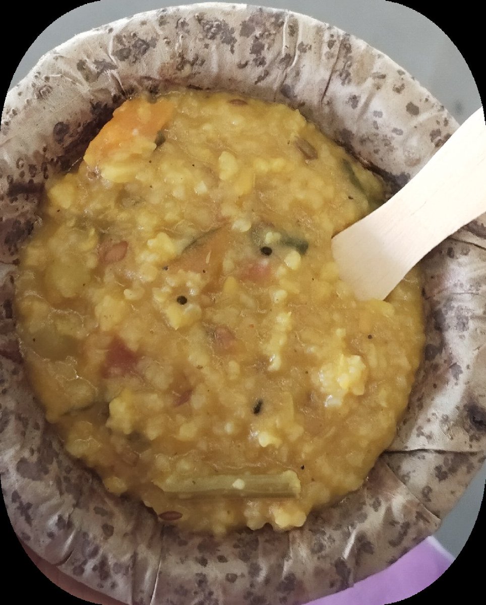 simplelady_ash's tweet photo. Temple vibes...✨
and
the best Khichdi...🍛
Blessings in a bowl... ☺️
Guess where...???
#late_post... https://t.co/qF4cexKK7v