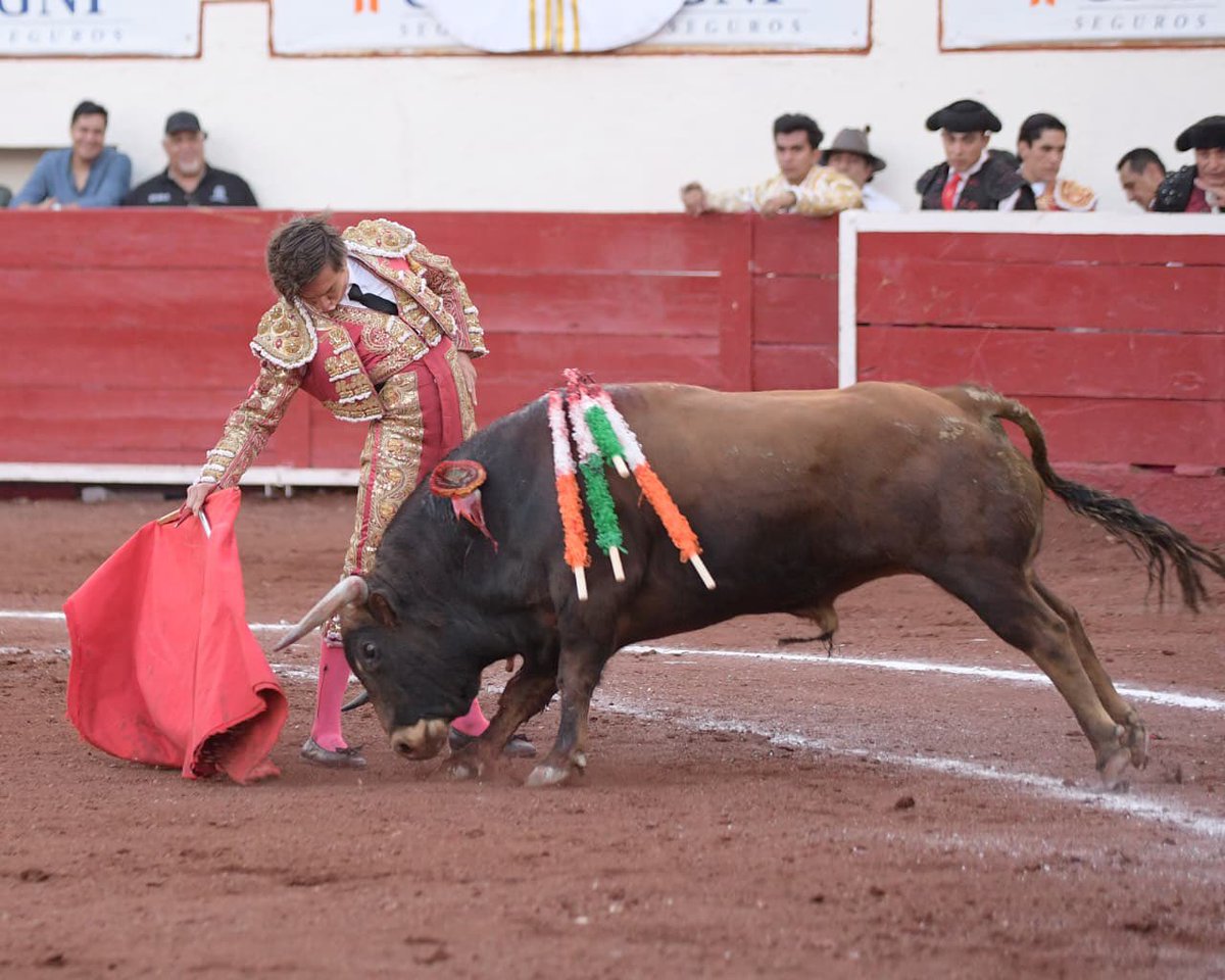 Monumental de Aguascalientes y Plaza San Marcos tweet media