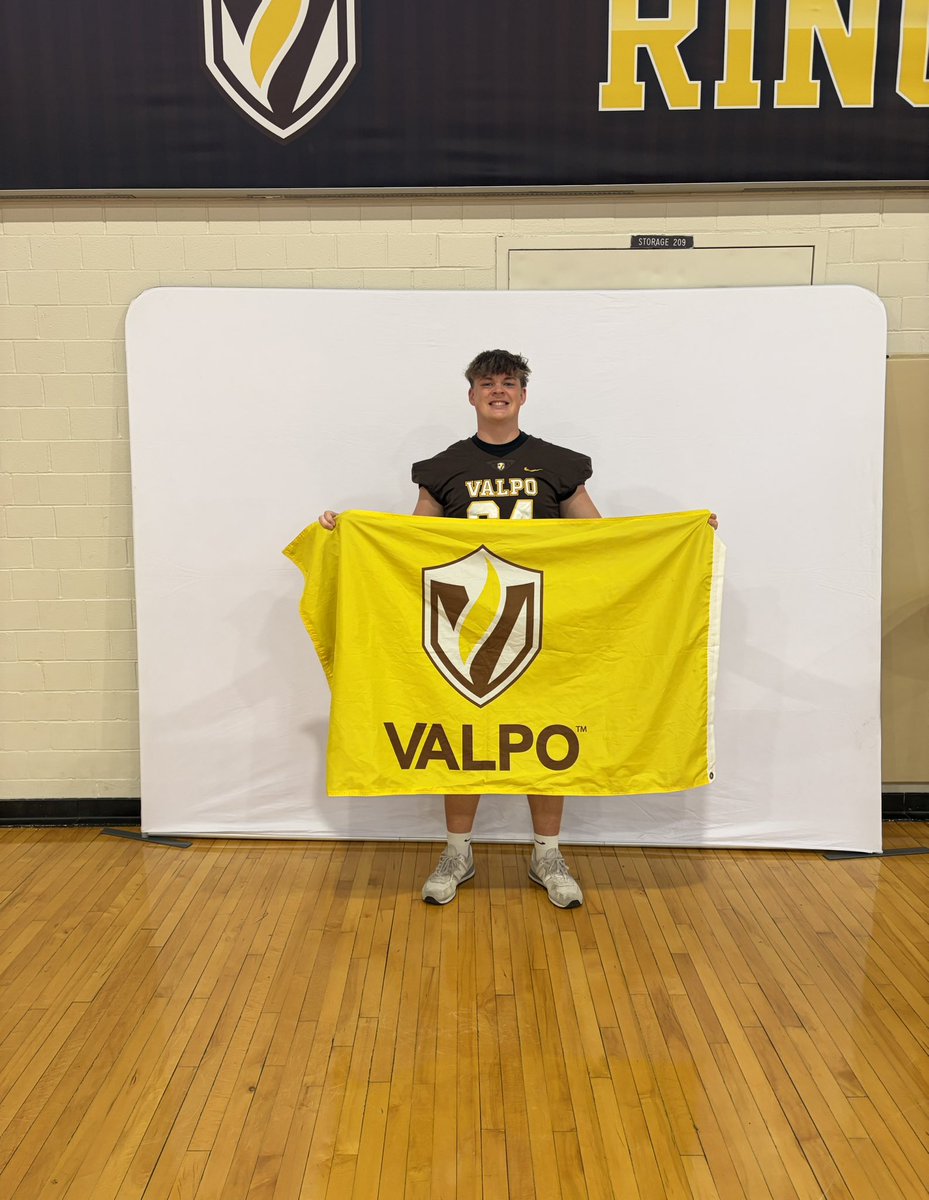 Adam_Kline_50's tweet photo. Had an amazing time at @valpoufootball Spring Practice. Had a great time learning and a great experience. 
@CoachWaddle @CoachFeltrop @IndianaPreps @PrepRedzoneIN @sixstarfootball @dchendrix @CoachGrig_NCSA @CoachNank https://t.co/mK9VGQORFS