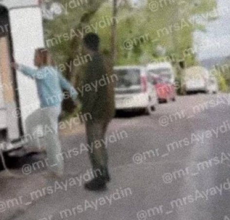 justdoltay_'s tweet photo. Misafir ziyareti gerçekleştirdi deniyor ancak misafir tehdit altında zorla götürüldü ashashdf ah Sizi yerimmm😭
#DolunaySoysert #TayançAyaydın https://t.co/yvRXLFlM1r