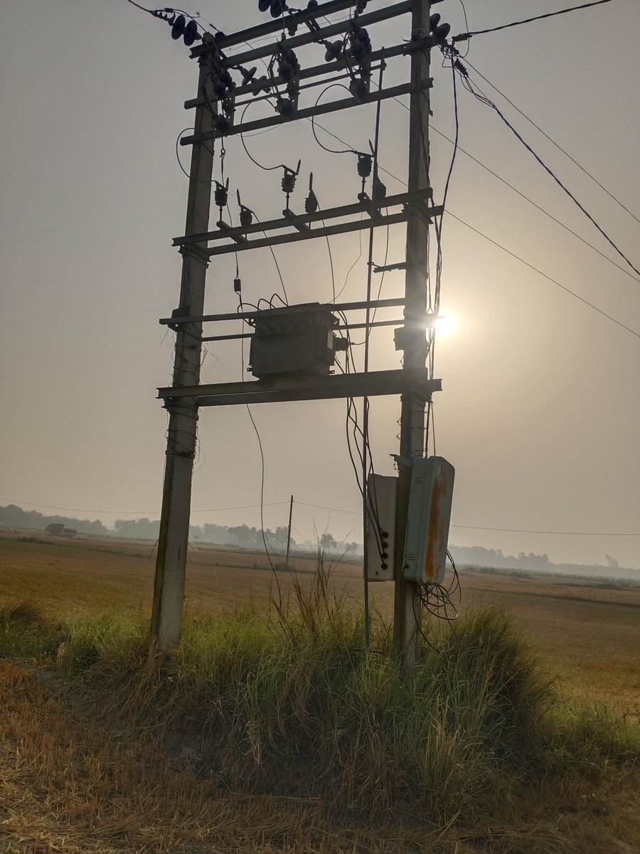 Iogicasm's tweet photo. @SEVA_NBPDCL @BiharEnergy @SEVA_SBPDCL ye transformer pichle 6 months se kharab h. Kishan ko kaafi dikkat ho rha.. https://t.co/ok1Z385Vlg