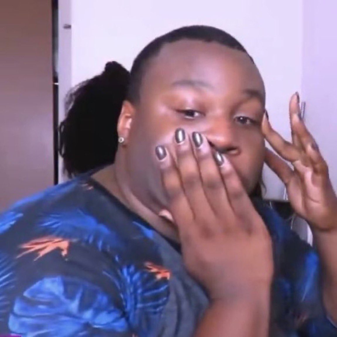 ‎‏ً tweet media