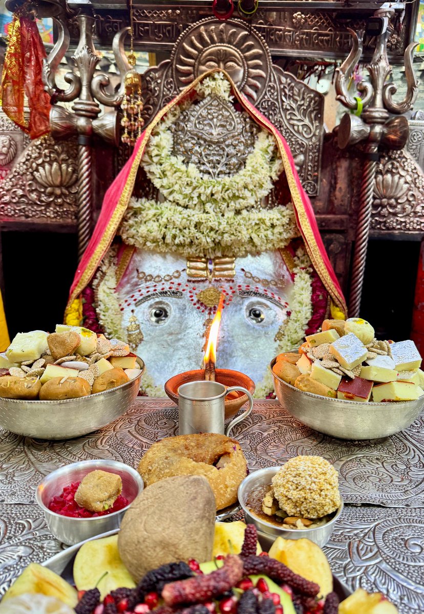 shrikalkamaa's tweet photo. 🙏🌸 #Jai_Maa_ShriKalkaJi 🌸 #Temple #GoodMorning Daily Aarti 🙏🌹जय माँ श्री_कालका_जी🌹की मंदिर सुप्रभात आरती दर्शन २०८३_विक्रम_सम्वत् #वैशाख #कृष्णपक्ष #13April2026 #Monday #एकादशी #सोमवार  https://t.co/pDUkpJyrRM https://t.co/8qHQzMoEV6 https://t.co/ZnKIvYqIE8