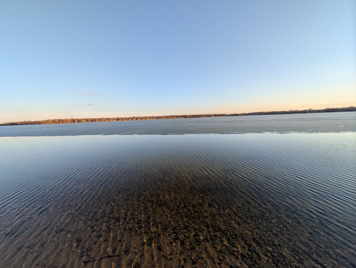 BlueCreekCommod's tweet photo. Ice is almost off in West Central MN https://t.co/umN5DYfOZD